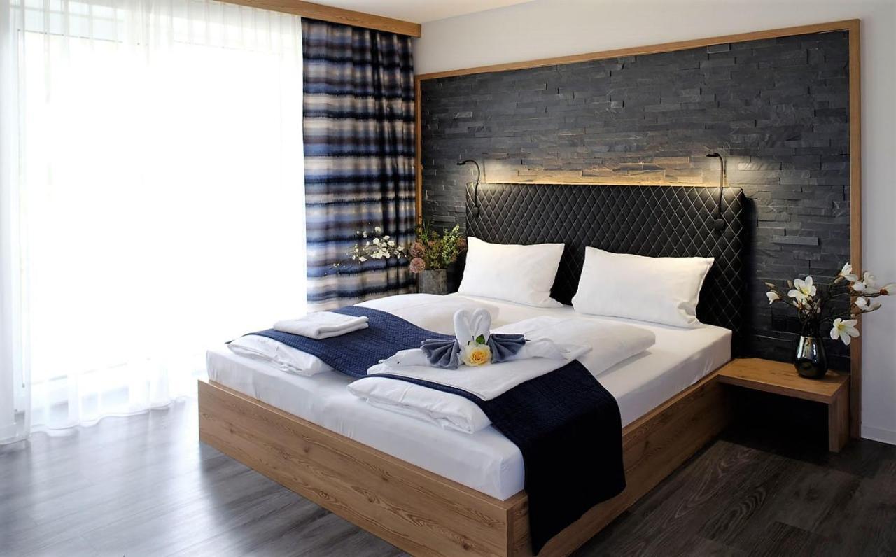 Art & Galerie Hotel Lenz Plauer See Fuenfseen Екстериор снимка